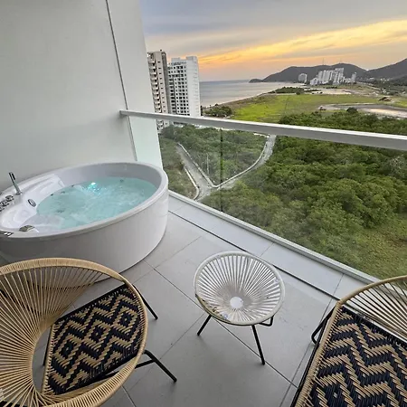 Suite Lujosa Con Jacuzzi Piso 14 Vista Al Mar